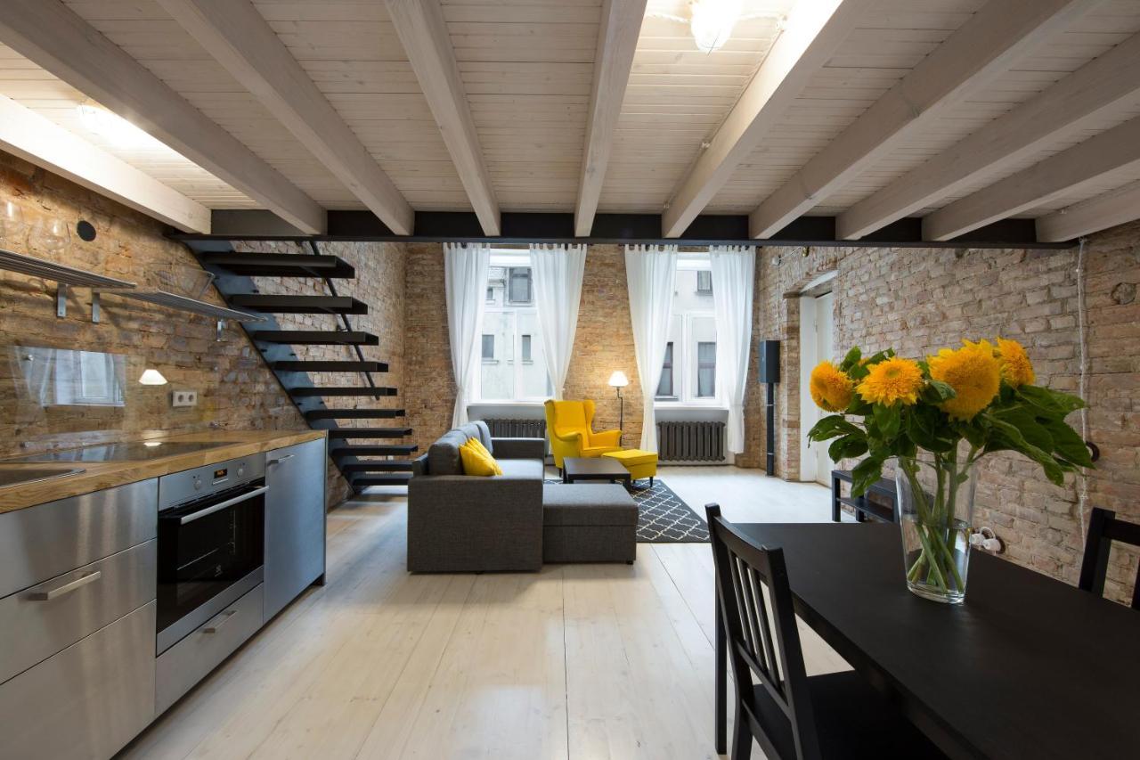Stylish Studio Apartment In The Heart Of Рига Экстерьер фото